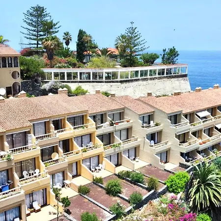 Two Bedrooms With Stunning Views *